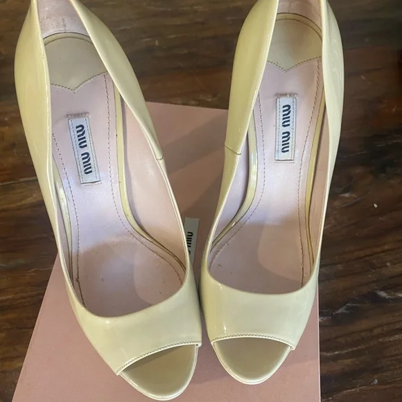 Miu miu Beautiful patent leather shoes. - Picture 3 of 8